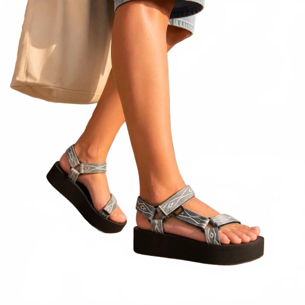NEW TEVA women's universal sunscape sandal in grey/black